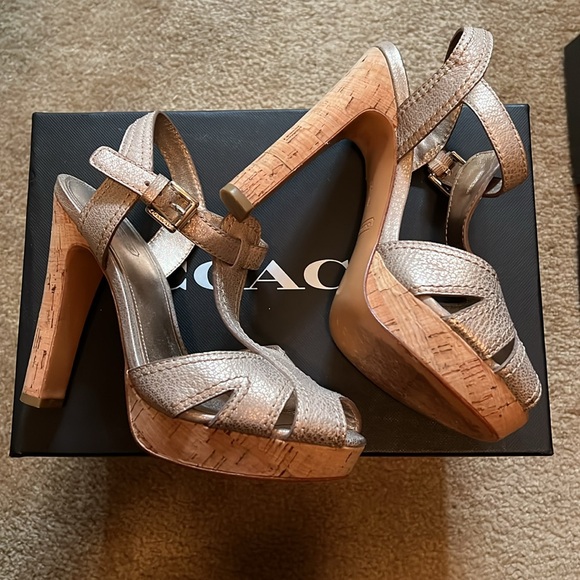 EUC Coach heels with box. - Picture 2 of 4